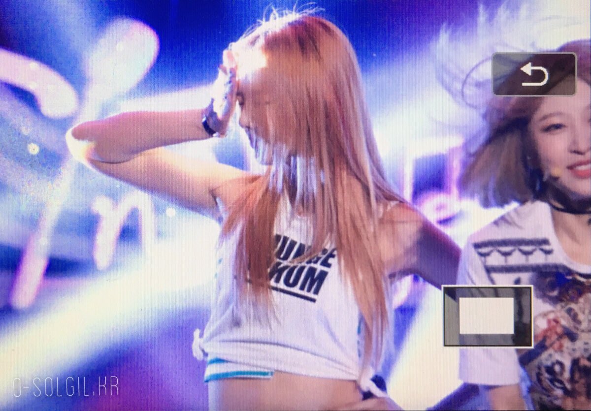o_solgil's tweet photo. 160628 MBC 화음 프리뷰 #EXID #솔지 #SOLJI @EXIDofficial 눈부셔😣✨ https://t.co/HyZX15DUQB