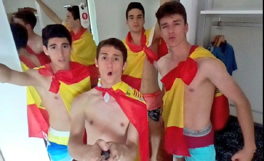 chemarird's tweet photo. We could be herooooooooes! Vamos ahรญ chavules! #supermanespaรฑol #ptoxino #compirris #seestaliando https://t.co/sUTdHWGjLH