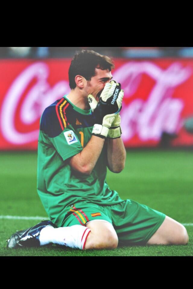 BlancoTemplo's tweet photo. GRACIAS POR TODO LO QUE NOS HAS DADO, SIEMPRE SERÀS EL MEJOR PORTERO DE LA HISTORIA. #GraciasCasillas https://t.co/zfK007un4e