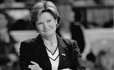 RockEm's tweet photo. The game lost an icon today. Rest in Peace the legendary Pat Summitt https://t.co/wbnHZ0UOHa