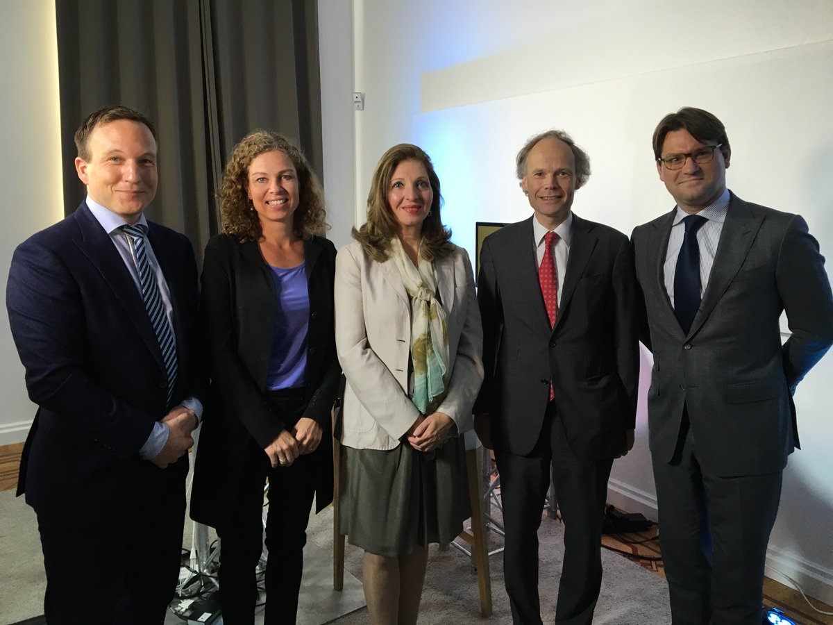 sbiessels's tweet image. BREAKING NEWS: DNB webinar opnames vandaag (behind the scenes)