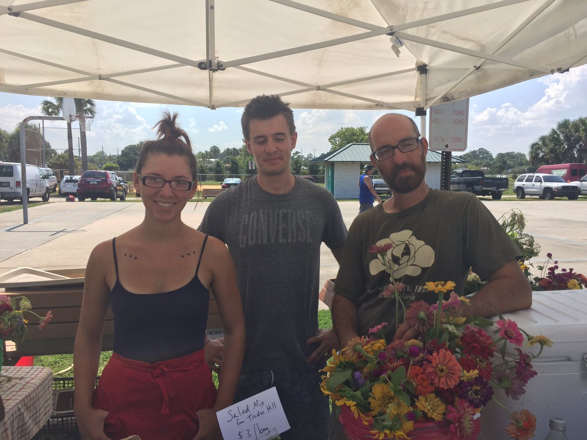 castellani's tweet photo. #downtoearthjax (Brian) loves the #Flowers he sells at the @beachesmarket #diglocalnetwork https://t.co/9J5yZmywGb https://t.co/FUPhDFI0sX