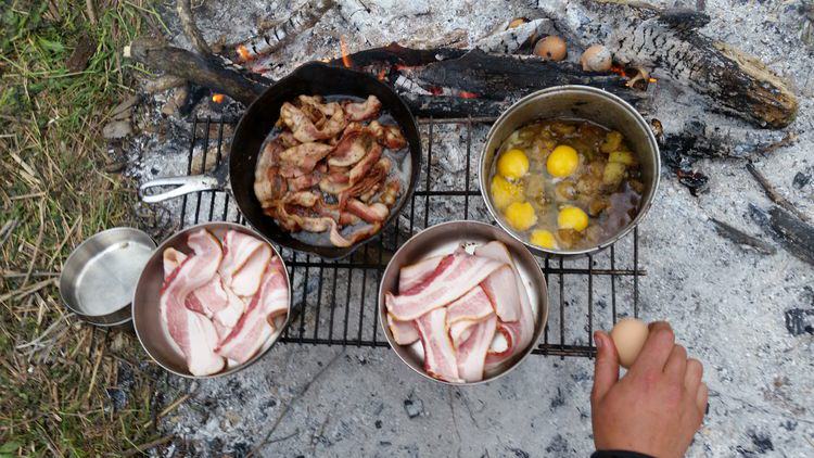 Backpacking Checklist garmontnorthamerica.com/backpacking-ch…