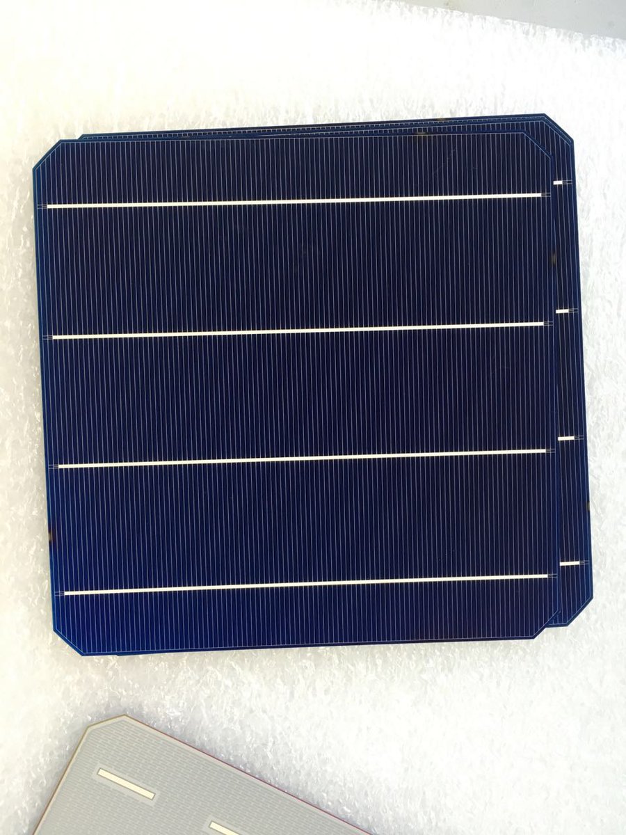 kittyzhang12's tweet image. 156x156mm poly cell ,4.9w, 4BB, A grade, NSP brand