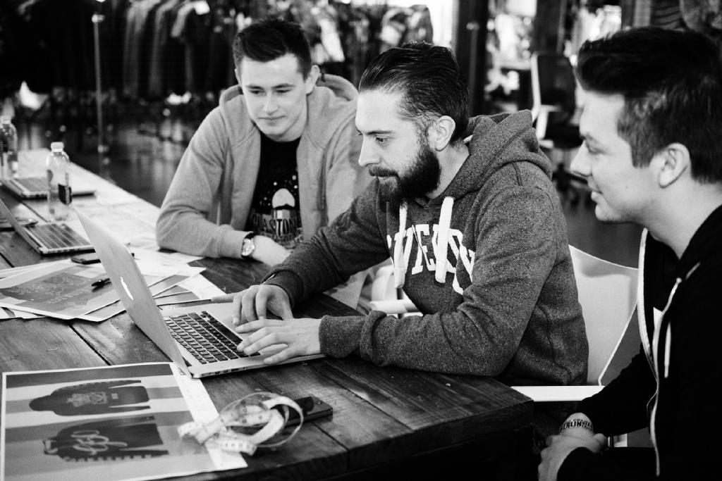 SuperdryCareers's tweet photo. Here are the winning students from @uniofglos co-designing the Student Brand Ambassadors uniforms #superdrystudents https://t.co/Mz9At1KBd0