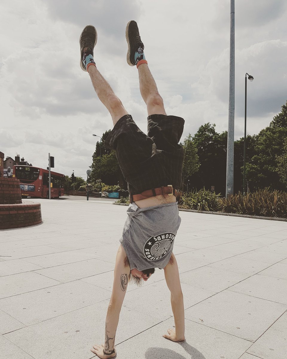 SeantheLloyd's tweet photo. @Timofthehenge  is handstand happy to be heading to #Germany for #Fusion2016 and #sofarsounds. #tankusthehenge https://t.co/N5gKxpOPd6