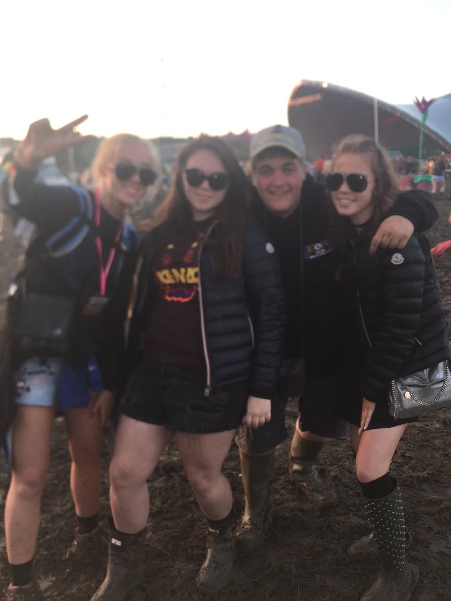 kelbycrawleyX's tweet photo. Glasto 🎪 https://t.co/9AJ2nqc7M4