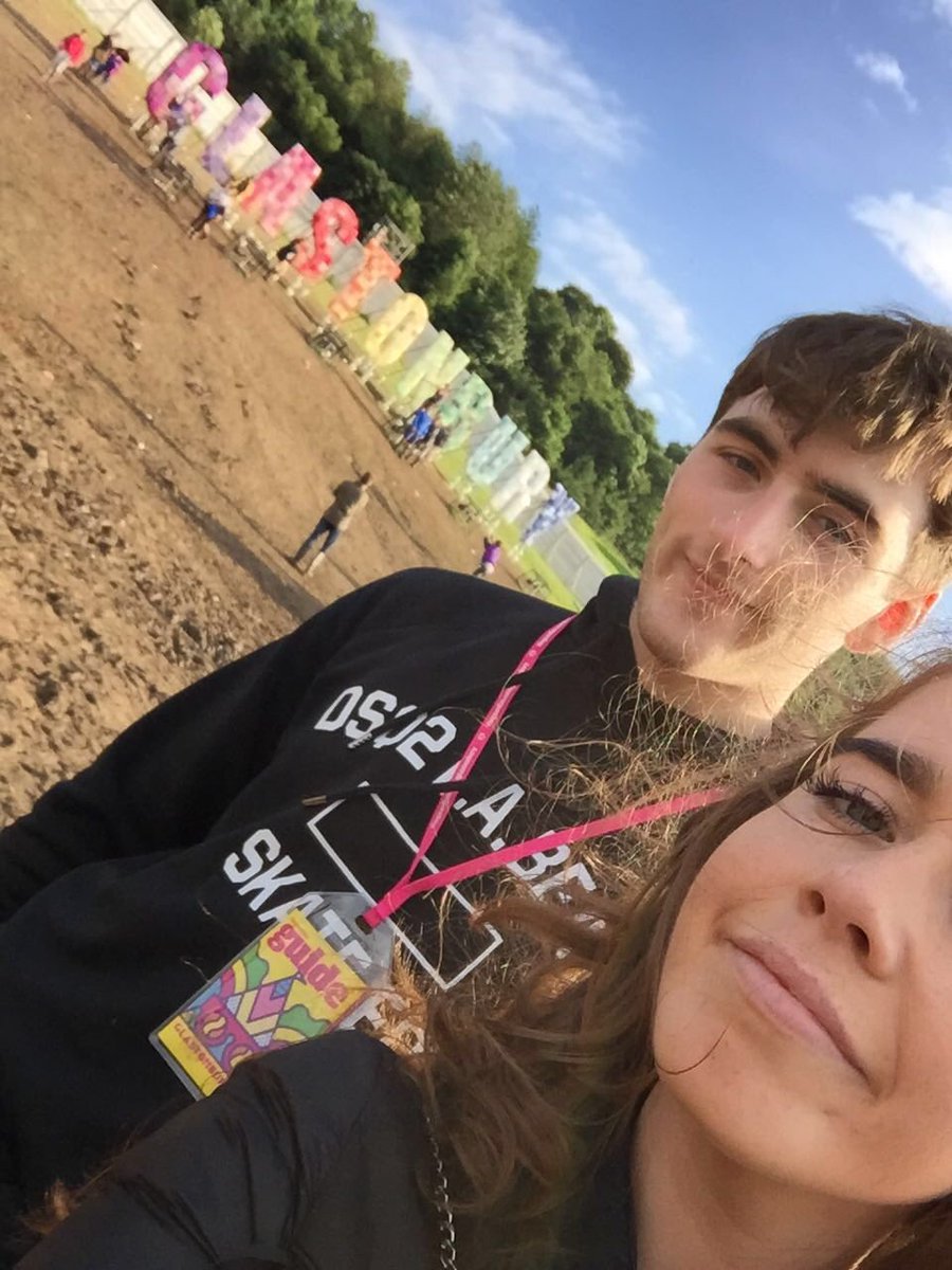 kelbycrawleyX's tweet photo. Glasto 🎪 https://t.co/9AJ2nqc7M4