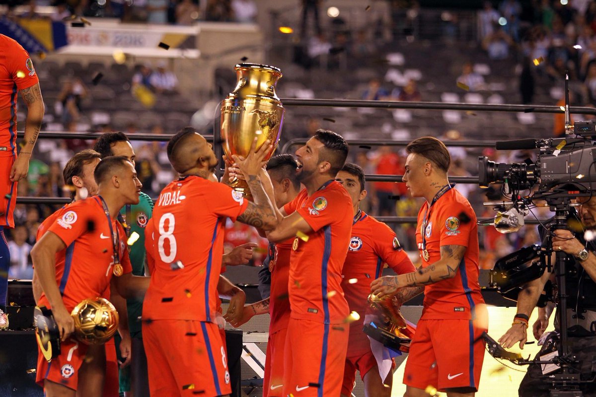 la_roja's tweet photo. 🏆🇨🇱👏👏👏👏👏 https://t.co/GJS5dJtCx6