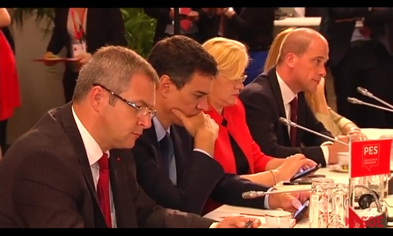 Vega2Santos's tweet photo. .@sanchezcastejon con @PES_PSE la socialdemocracia trabajando 😉 #PSELeaders #Brexit https://t.co/5AN1VaCIai