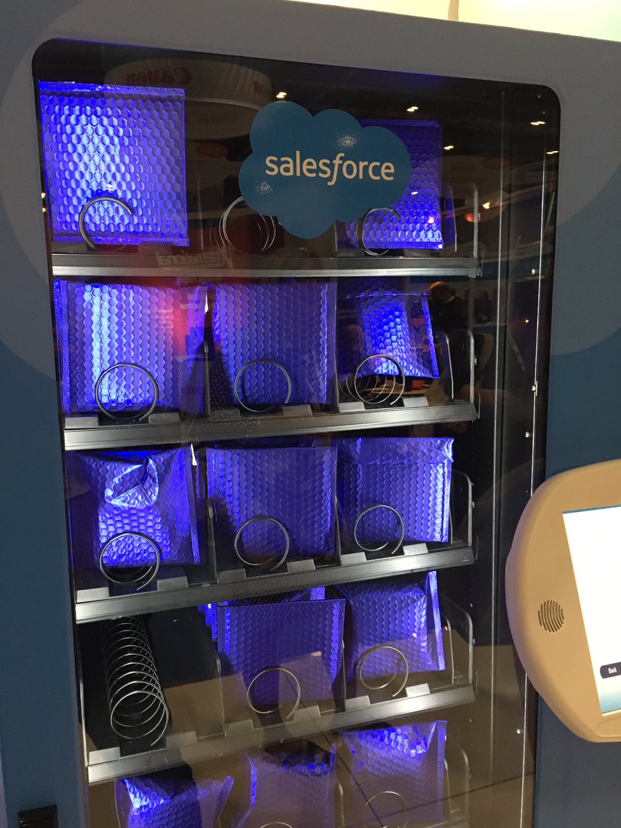 UKPubSecUG's tweet photo. #salesforcepubsec #sf335 love the swagmachine! https://t.co/kXvnYFi1ha