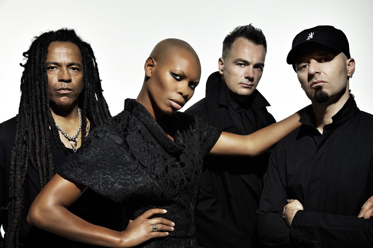 Trutnoff's tweet photo. SKUNK ANANSIE s energicky rtuťovitou zpěvačkou Skin! #SkunkAnansie #skinskinny #Trutnoff https://t.co/oivJETq4uo