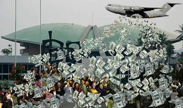 Kabarnya tadi sore hujan duit. Sangat derasnya. Di gedung DPR pasca diloloskannya UU Tax Amnesty.