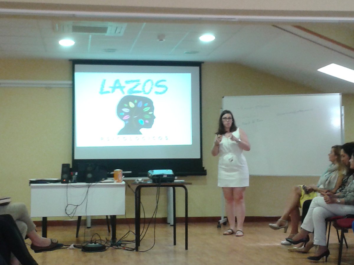 JoanaColado's tweet photo. Hoy Cristina nos ha presentado su proyecto "Lazos Psicológicos" :) #Netgrowing @elia_frias @CamaraOviedo https://t.co/EyvkhJ2WTP