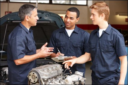 Improve your English and maths &amp; get work experience on a #traineeship ow.ly/ZpfIf #GetInGoFar