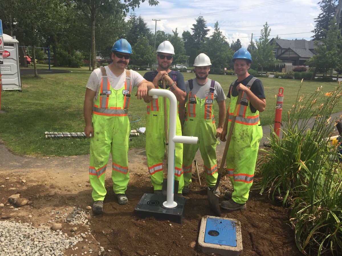 Jointhepipe's tweet photo. Very proud of our tap in Abbotsford as the 1st in #Canada! Thanks to @City_Abbotsford,@jointhepipeCDN,@ClearbrookH2O https://t.co/0lfXd8EvnN