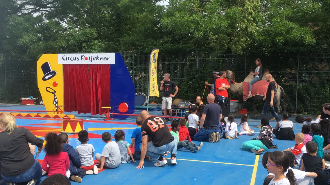 stephanusschool's tweet photo. Circus met 'hoog bezoek' op de@Stephanusschool! https://t.co/00zviOJWdJ