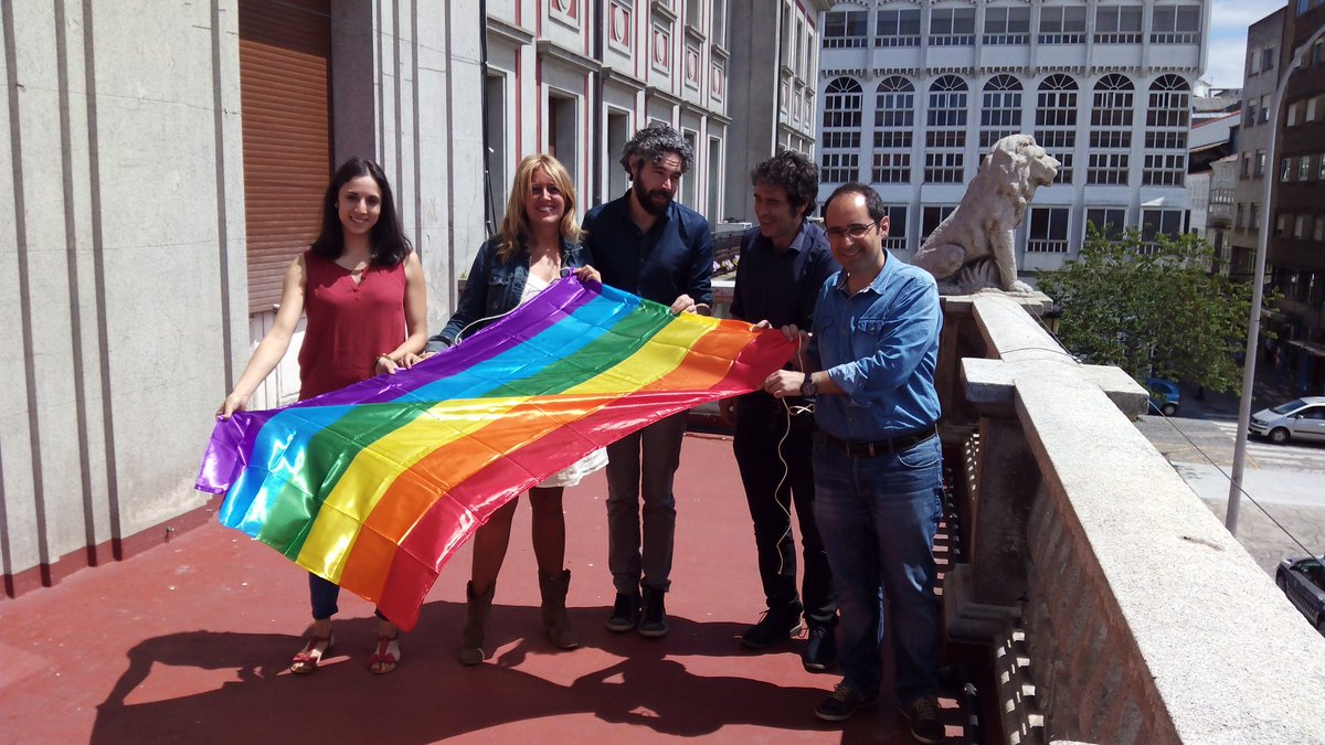 FerrolOficial's tweet photo. O Concello loce hoxe a bandeira arcoiris. Loita e solidariedade LGTB #OrgulloGai  https://t.co/s1IP9KCCOw https://t.co/LCkYf7Er2t