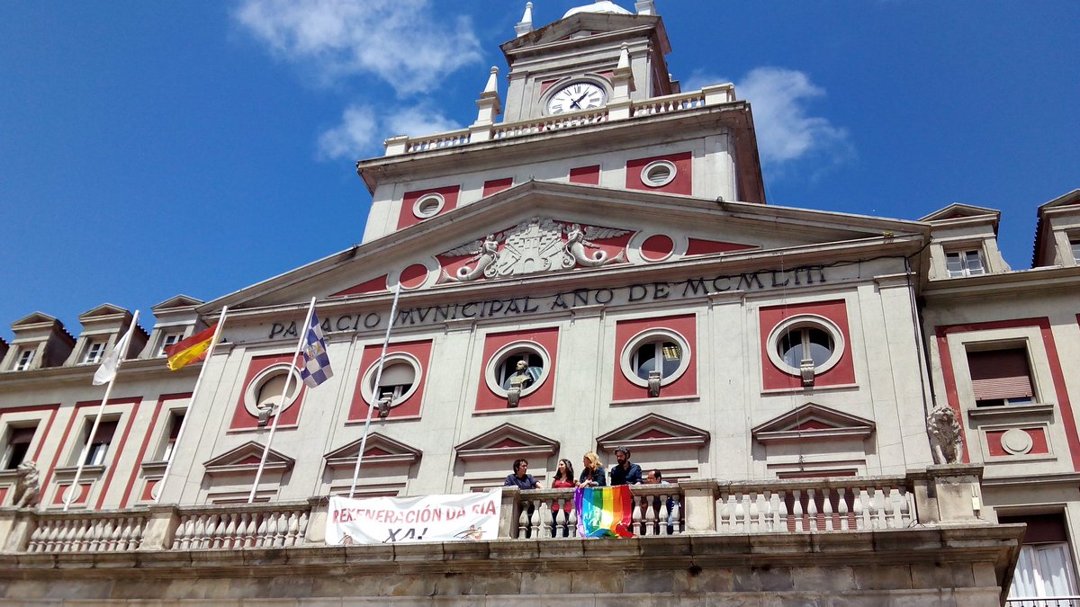 FerrolOficial's tweet photo. O Concello loce hoxe a bandeira arcoiris. Loita e solidariedade LGTB #OrgulloGai  https://t.co/s1IP9KCCOw https://t.co/LCkYf7Er2t