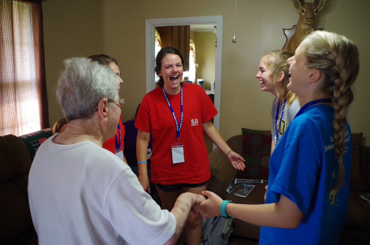 gracewolfff's tweet photo. Such an amazing week! So blessed to have the opportunity to meet and help so many wonderful people! #blessings2016 https://t.co/byE8tW7vgw