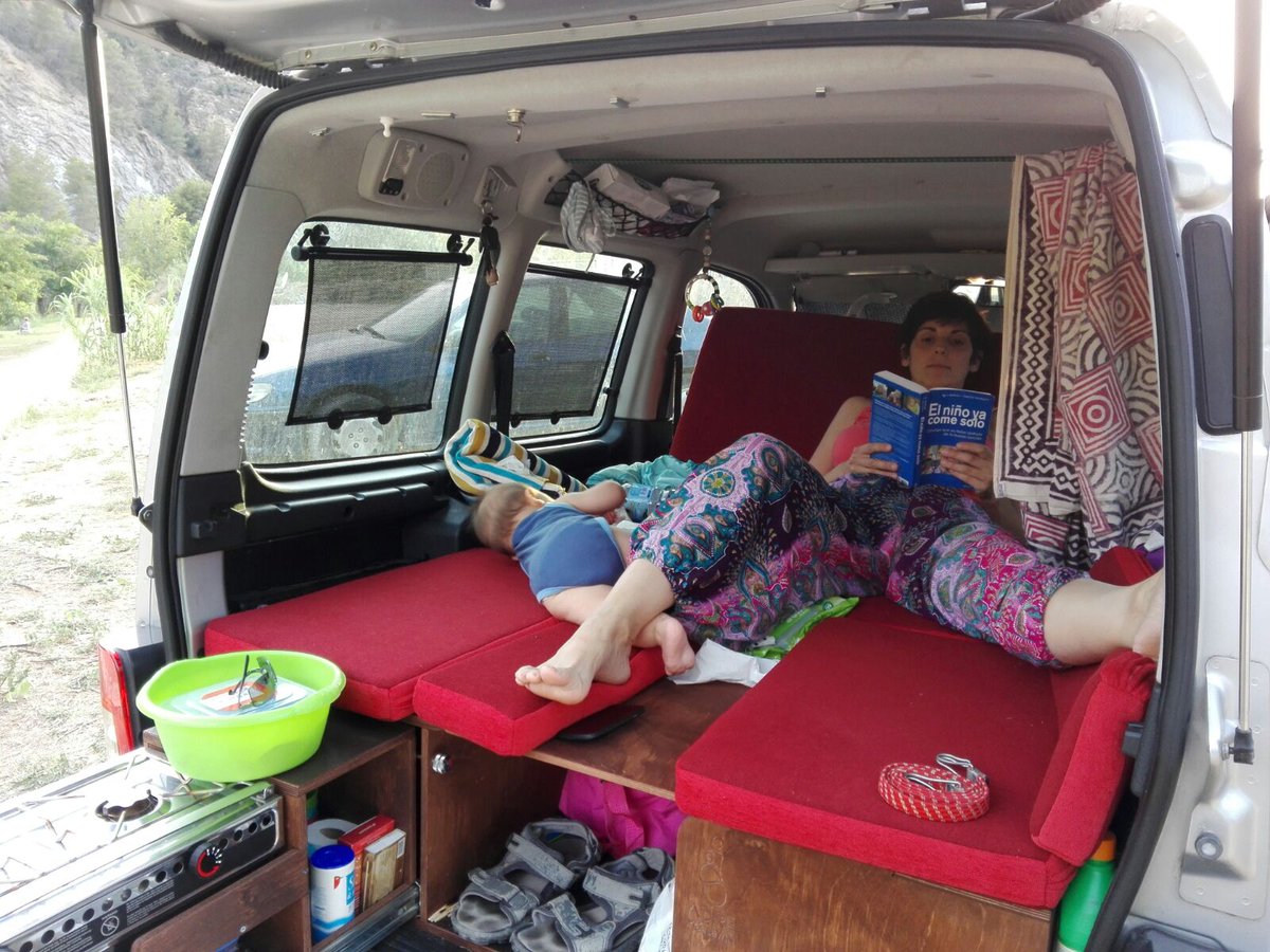 MobleVan's tweet photo. Disfrutando de unos días en #Bugarra con la #Möblevan #EnFurgoMolaMas #VanAndLife #Furgoneteo #ViajarEnFamilia https://t.co/0elAFEZPQL