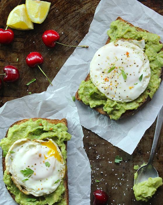 SlimPlate's tweet photo. Start your morning off right with Avocado Toast and an Egg! #SlimPlate #CleanEating https://t.co/gkqpjerkXi
