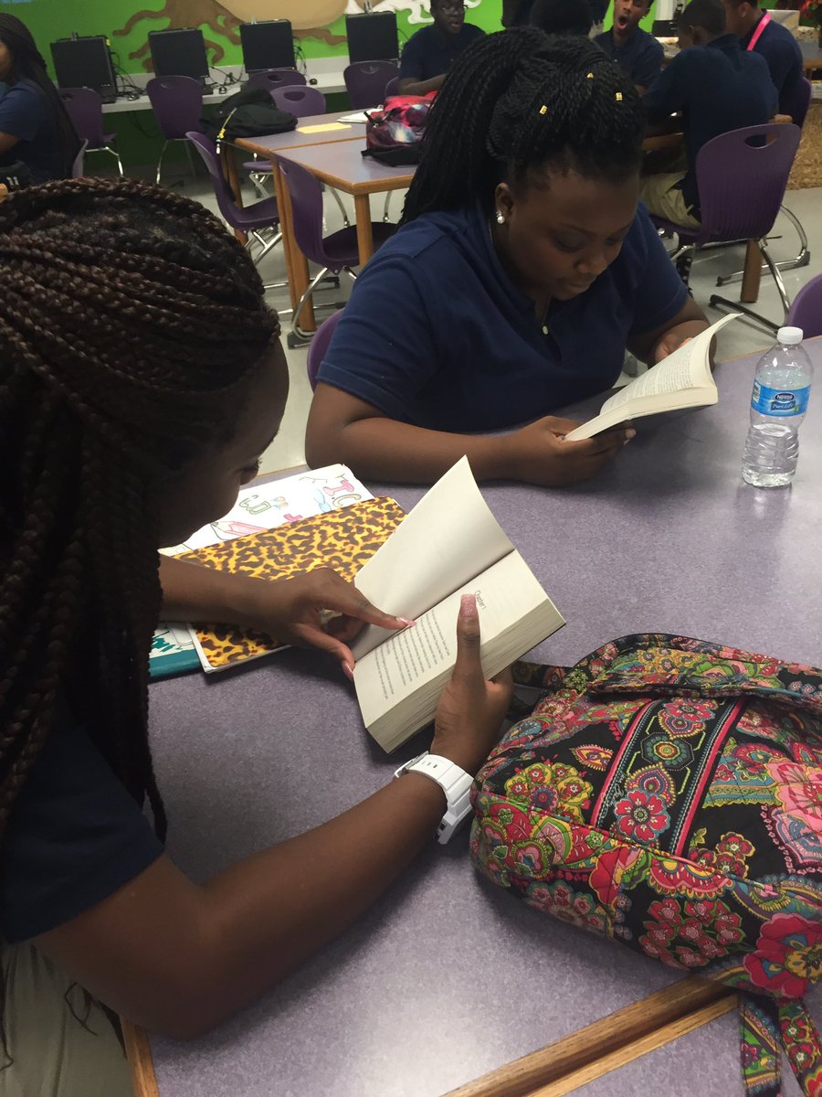 VernickaMurray's tweet photo. The media center is open @WestRivieraES Teens checking out books! @Area4SuptPBCSD https://t.co/vamAsmd6R3