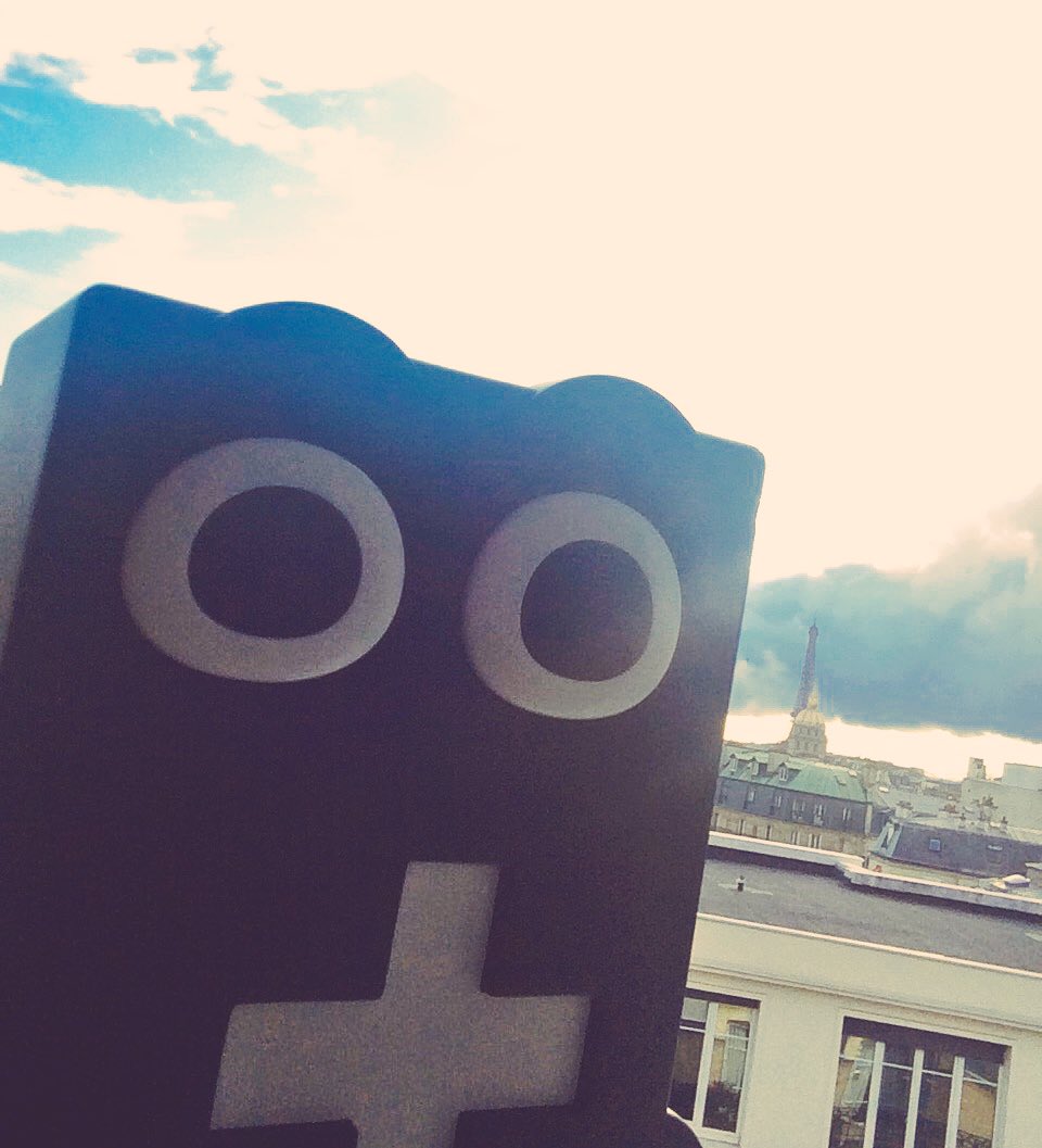 LeopoldAudebert's tweet image. Merci @CANALPLUSCHOOL pour ce prix #GM ! 😊 Avec @AidaTouihri 👍 Et en exclu mondiale, le 1er selfie de #MrPlus !