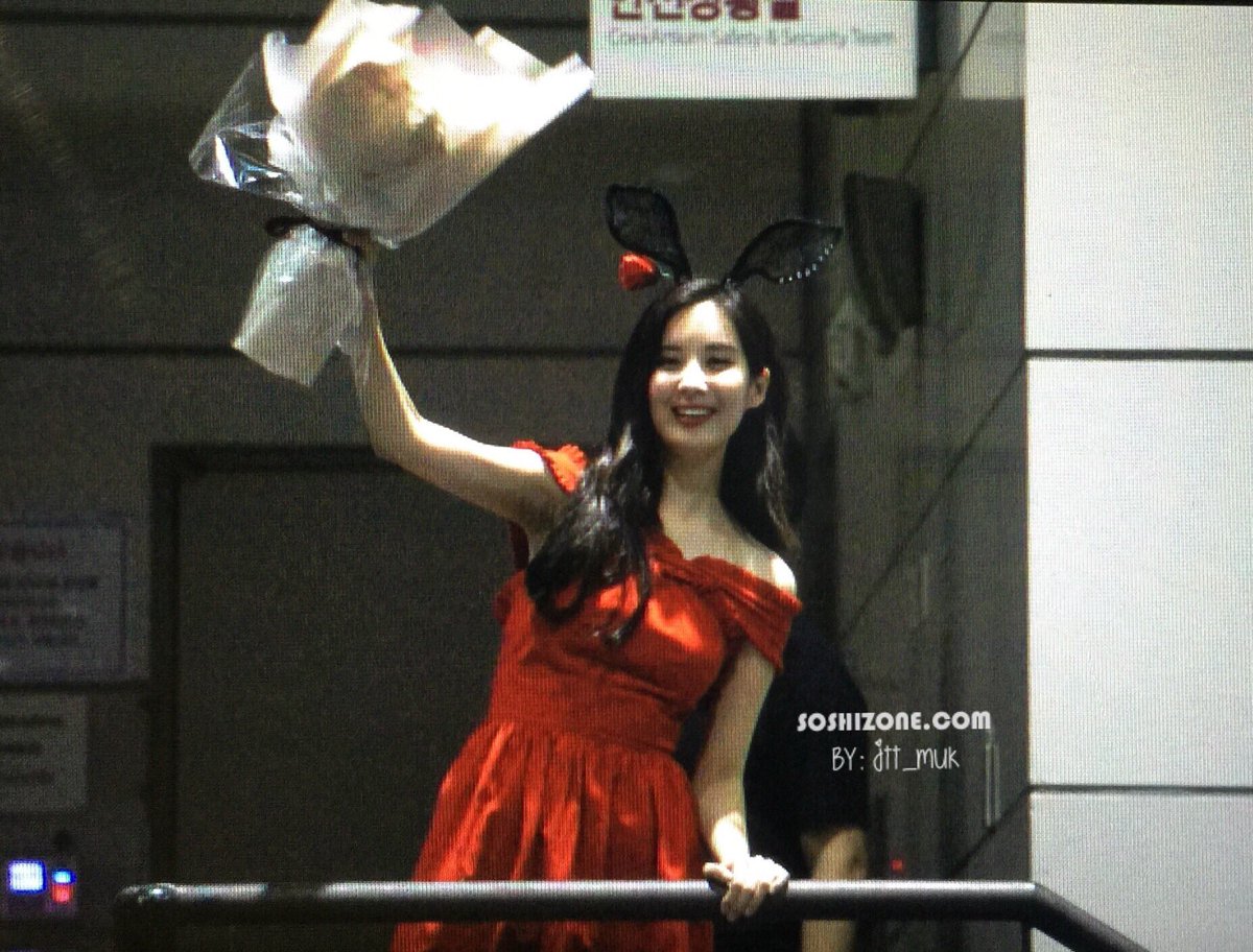  [PIC][28-06-2016]SeoHyun tham dự "SEOHYUN ♥ BIRTHDAY ♥ PARTY" tại SM COEX vào hôm nay CmCtVl_UYAAM6jw