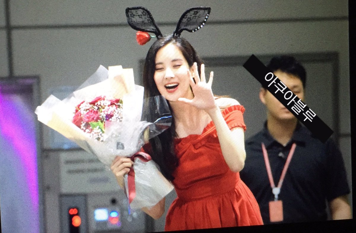  [PIC][28-06-2016]SeoHyun tham dự "SEOHYUN ♥ BIRTHDAY ♥ PARTY" tại SM COEX vào hôm nay CmCu6qhVAAE7Rn_