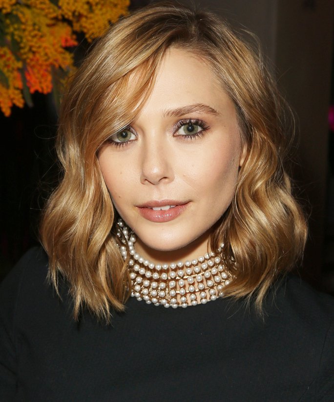 InStyle's tweet image. Elizabeth Olsen shares the 6 beauty products she can&apos;t live without: instyle.io/S20hFm9