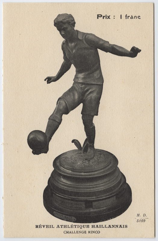 MuseeAquitaine's tweet photo. Nous venons de retrouver une mystérieuse #cartepostale ⚽ #archives #ExpoFoot
Savez-vous où a pu passer ce 🏆? https://t.co/ukH3pmTGQH