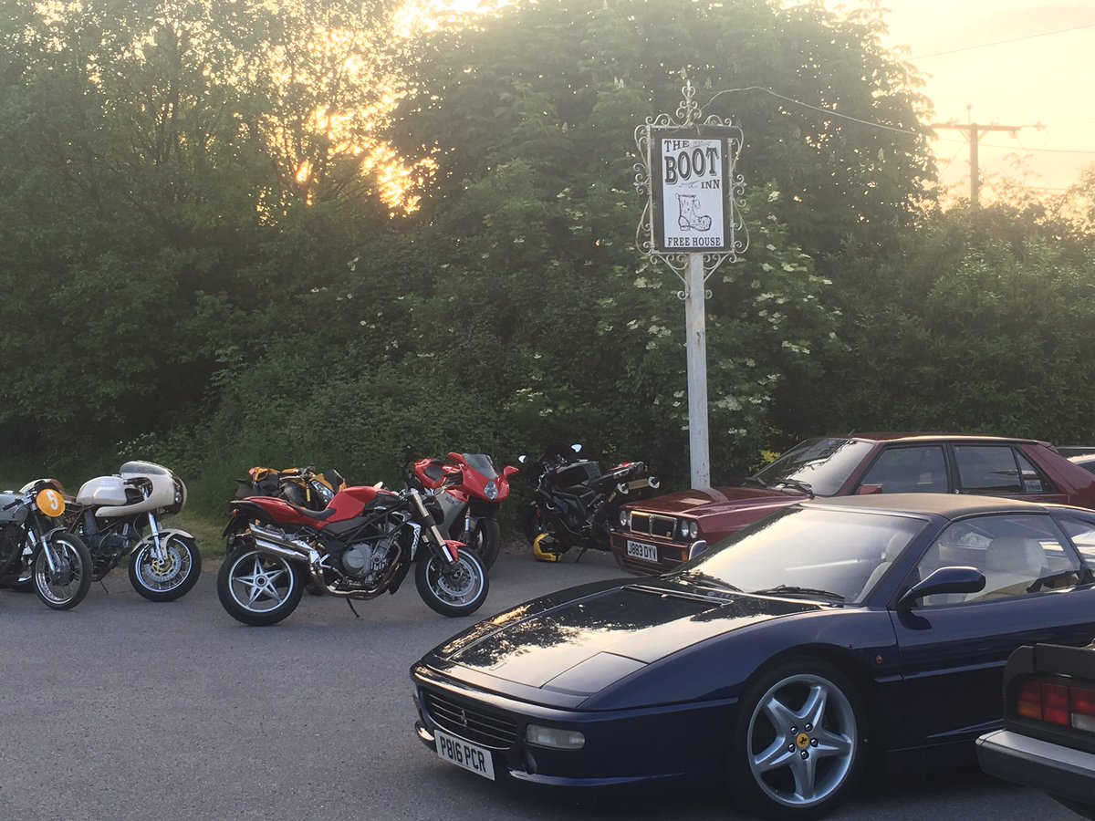 thebootwitney's tweet photo. Don't forget Italia night this Monday! Pasta and a pint £10 #witney #thebootinn #oxfordshire #italian #night #event https://t.co/Bd1pq1ENLp