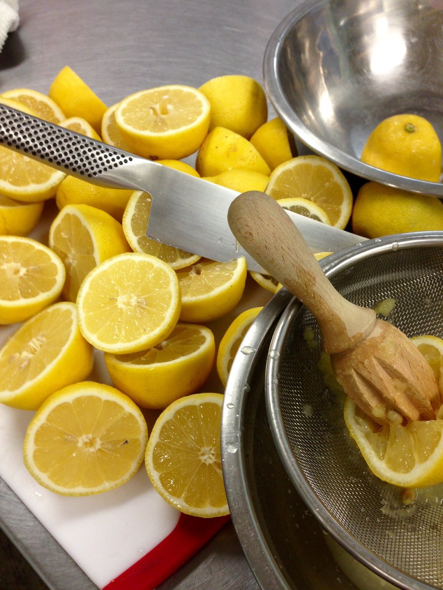 HappyCowFernie's tweet image. Exsqueeze me, I must be reaming. #lemons #dreaming #reaming #global #mainsqueeze #ferniestoke