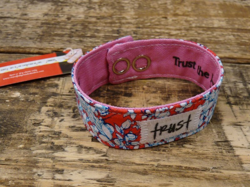 Create Peace. Bring Light. Shine. Inspire. Thanks for the reminder <a href="/Mindfully_Made/">Amy Frank</a> #shoplocal #handmade