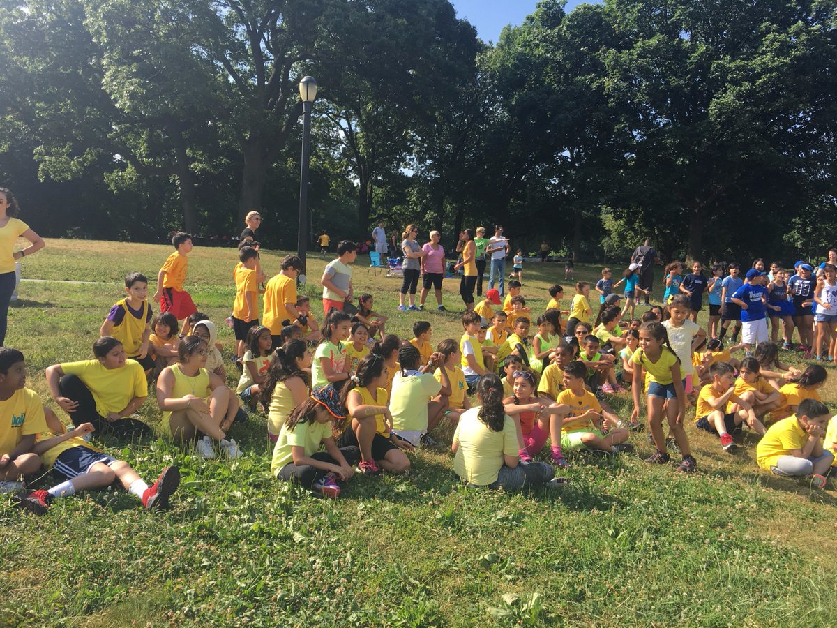 26q178's tweet photo. Grades 3-5 Field Day: Thank you to our Field Day Coordinator, Mr. Rodgers, staff and parent chaperones! https://t.co/ZTsY79kuqI