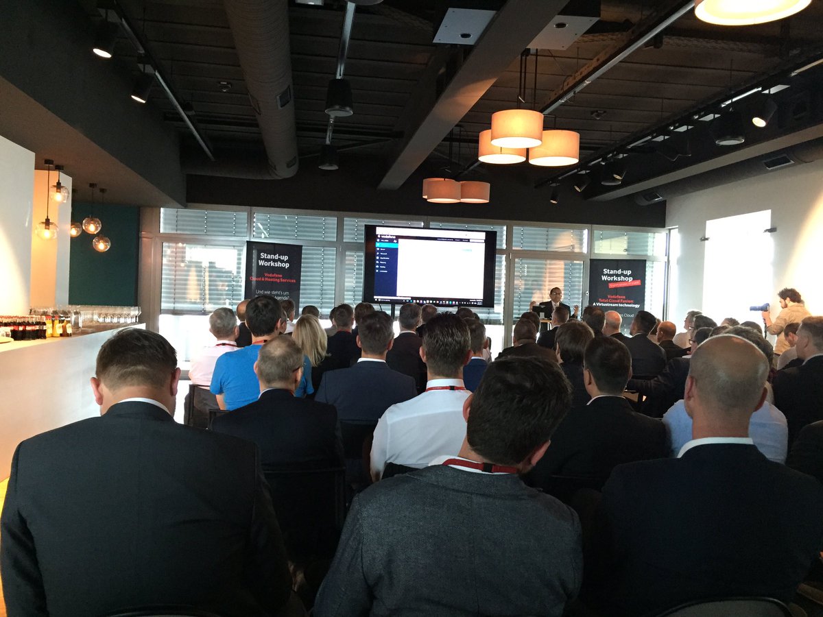 ElizabethMcC17's tweet photo. @virtustream's @mohammadzaman live portal demo #fusionlaunch w/ @Vodafone_B2B https://t.co/OTAhY2GVho