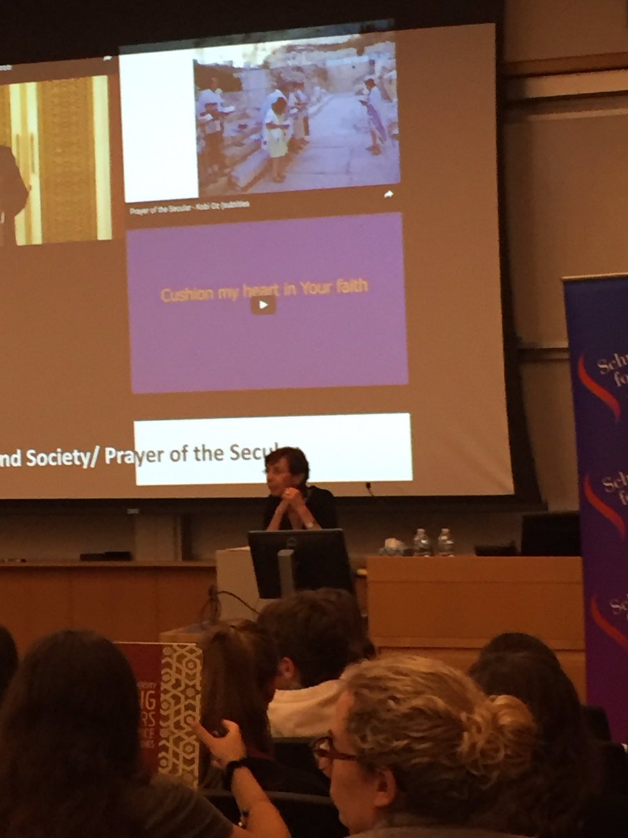 RachelFish613's tweet photo. @Israel_Studies SIIS alum Prof. Ofra Backenroth teaching high school students about Jewishness in Israel via music https://t.co/n6n00DxvT9