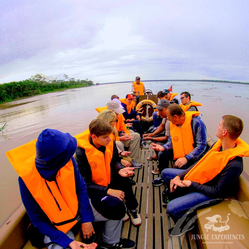 J_experiences's tweet photo. #JungleTips Remember to wear sunscreen at all times! Sun protection is important! #JungleExperiences #Amazonriver https://t.co/63z4l0m8n3