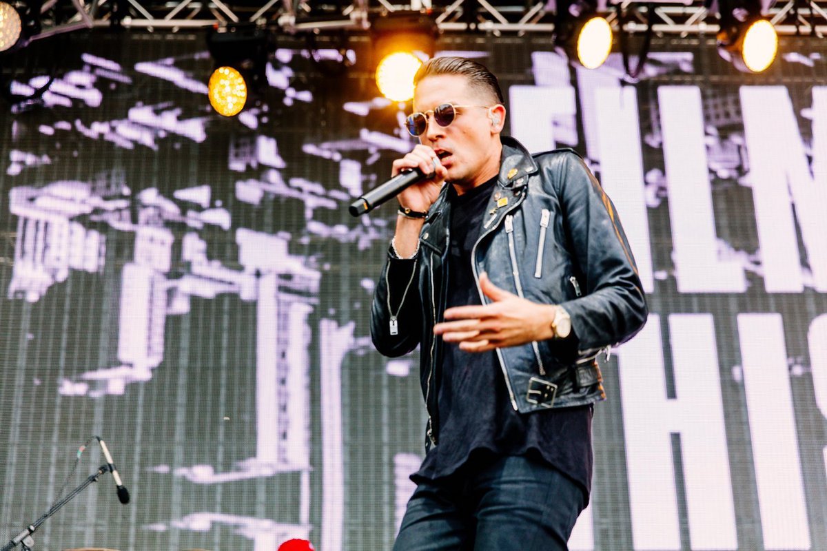 DraisLV's tweet photo. Get a whole #LottaThat at our Beachclub this Sunday 7/3 w/ @G_Eazy performing LIVE! π΄π¦
Tix: https://t.co/ntOmRMrJKW https://t.co/4UWDiDy5Uk
