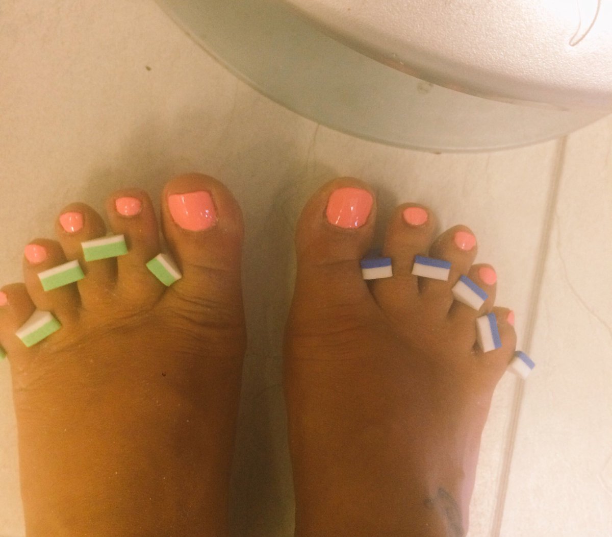 GODDESSsGOLD's tweet photo. Like my #pinktoes? https://t.co/F3d48MHmjn