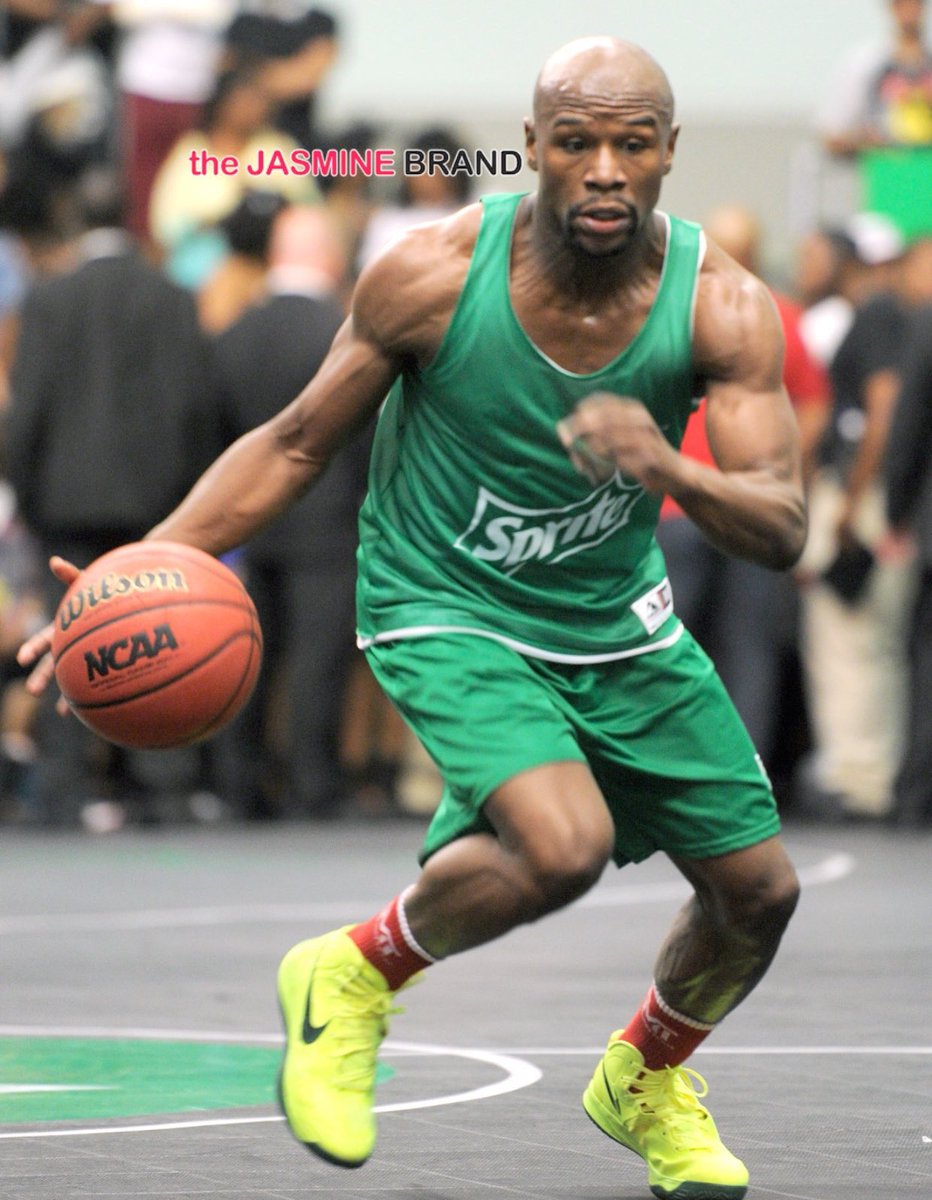 FamousIos32's tweet photo. That short quick dude on the team that got bounce &amp; play hard defense ! He just can't shoot 😭 https://t.co/kRIwFeCwU3