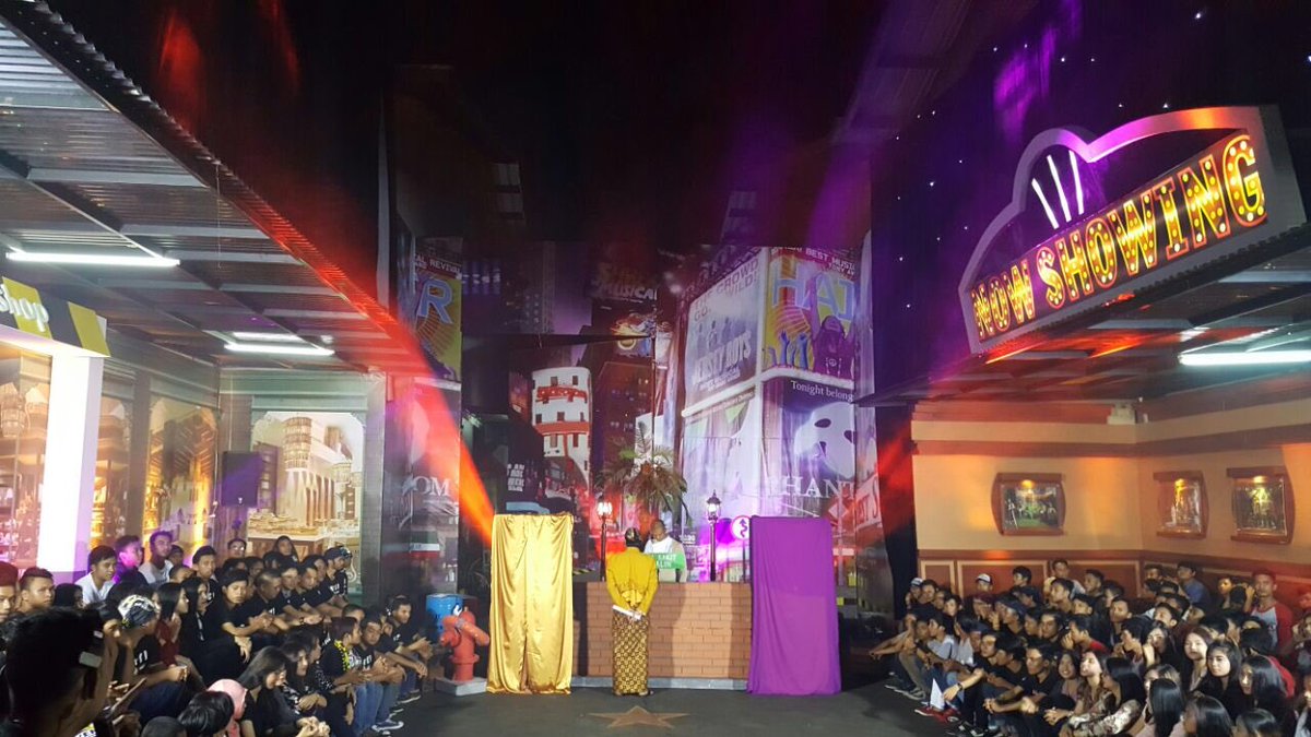 TRANS7's tweet photo. Yuk yuk yuk merapat pemirsa dirumah, sudah mulai nih. #OVJKiteLagiKe24 https://t.co/ohbnAGEsxG