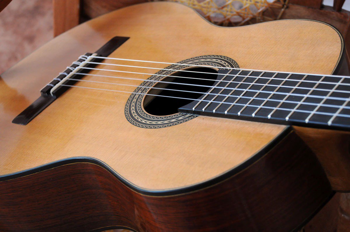 FondoFlamenco's tweet photo. La guitarra es una pequeña orquesta. Cada cuerda es un color diferente, una voz diferente. https://t.co/F7E5CwuQtX