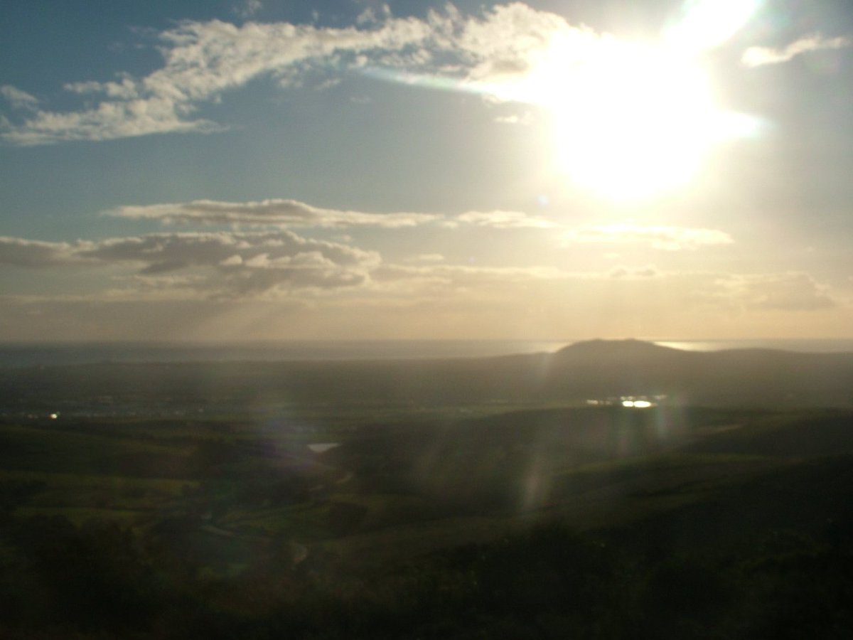 TjoLoLo7's tweet photo. #July2007 #Holiday #SouthAfrica #OldMemory
3/4 where from a hill with a restaurant https://t.co/RBHTukWKS6