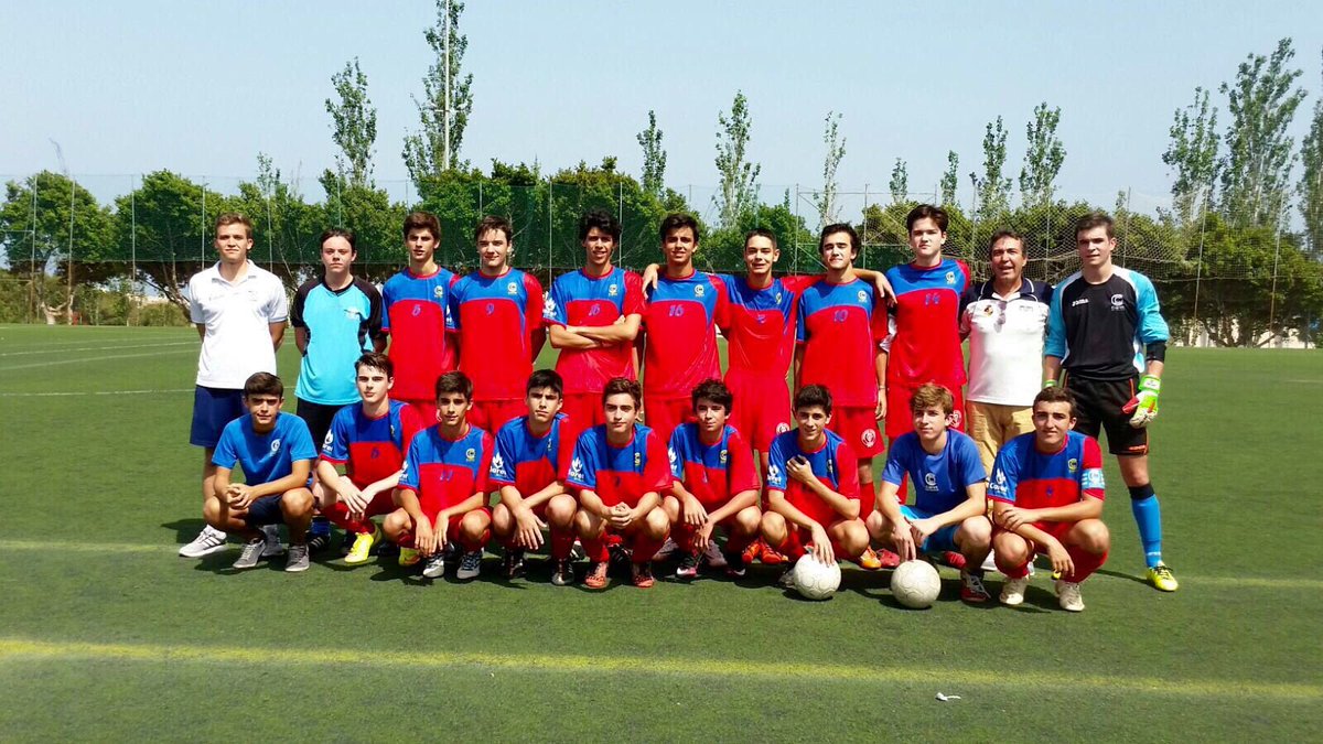 CDClaretSev's tweet photo. Nuestros chicos, bajo la tutela de @BorjaCruz se aúpan al tercer puesto del cajón!! #VamosCLARET #Equipazo ‼️💛💙🙌🏽 https://t.co/O9AIQvybCZ