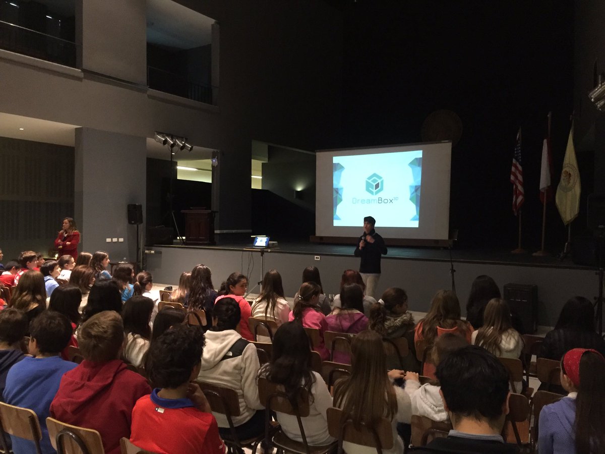 DB3Dchile's tweet photo. Bienvenida al ecosistema 3D al #SantiagoCollege y a su nueva DreamBox PRO @scollegecl #impresora3dchilena https://t.co/lcYsr3LxtK