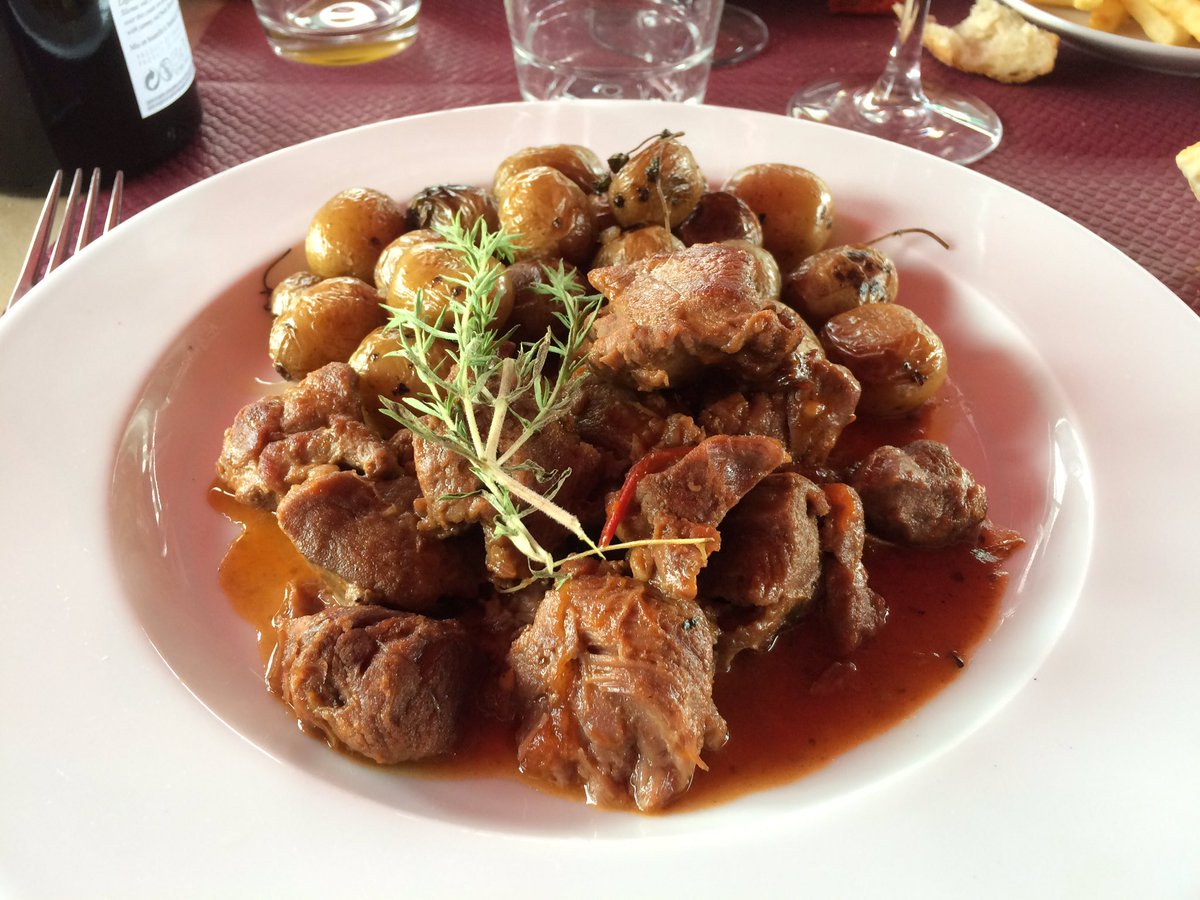 lefortdeshalles's tweet photo. #joue de #porc avec #grenailles by #LesVendanges @marchederungis on est sur du label #FaitMaison https://t.co/ykqaPGUHn1