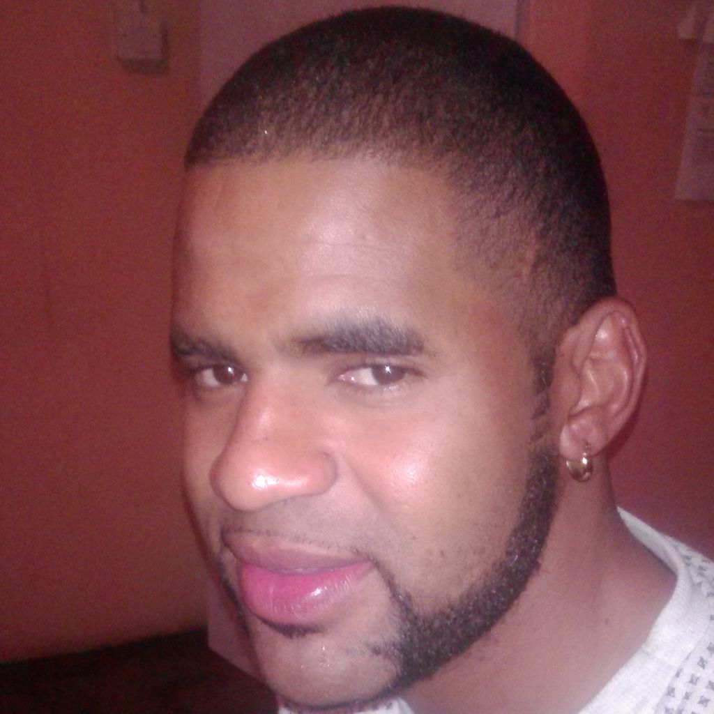 MMotukwa's tweet photo. Rocking https://t.co/tnzg8IuwHA