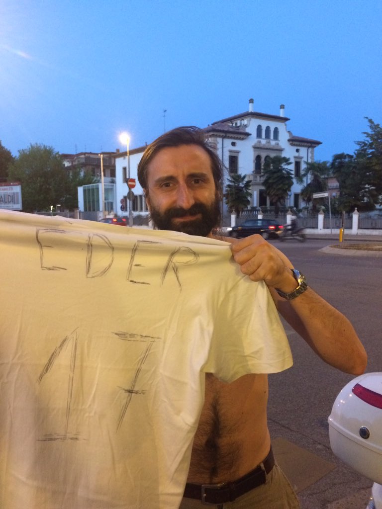 andrearagona's tweet photo. @Edercitadin7 #tuttipazzixeder anche il quasi babbo Franz. Chiamerà il figlio Citadin! https://t.co/gJgLQaz2rE